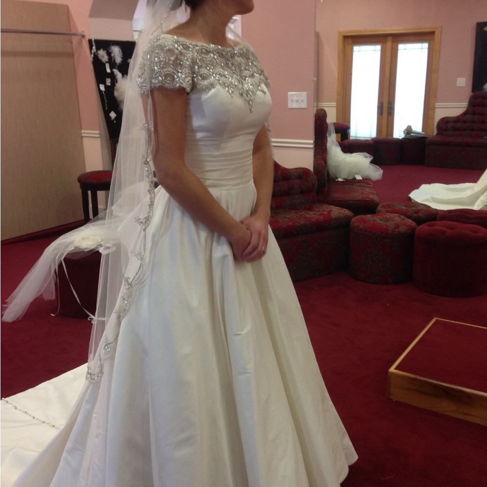 Justin Alexander Wedding Dress (9770) NEVER WORN OR ALTERED - Picture 11 of 12
